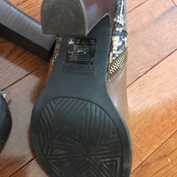 Boots - Picture 3 of 3